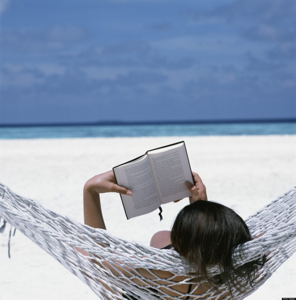 Recargando pilas con una buena lectura este verano